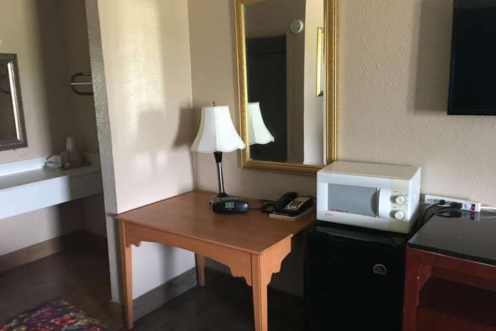 Room 25 of 46