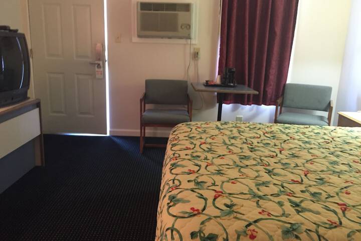 Room 6 of 20