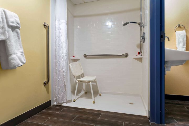 Room 18 of 23