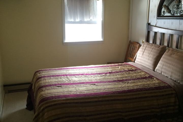 Room 33 of 82