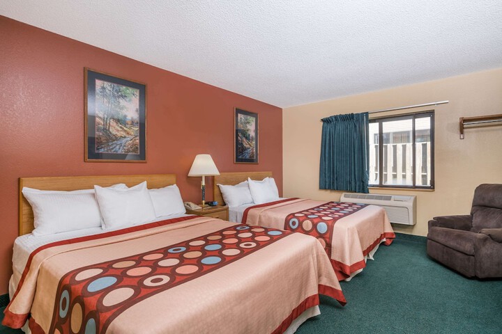 Room 14 of 39