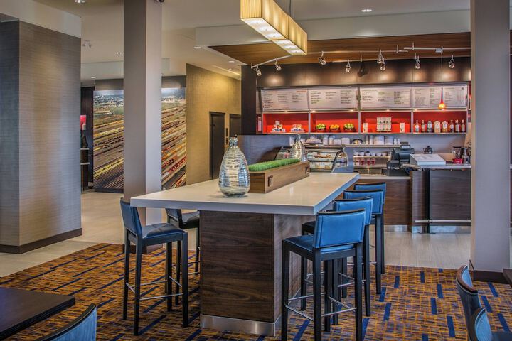 Courtyard by Marriott Winnipeg Airport