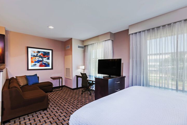 Room 17 of 28