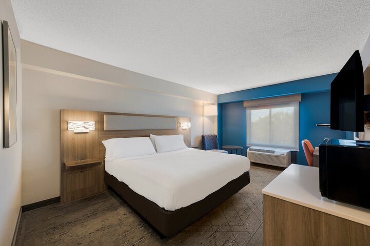 Holiday Inn Express Hampton - Coliseum Central by IHG