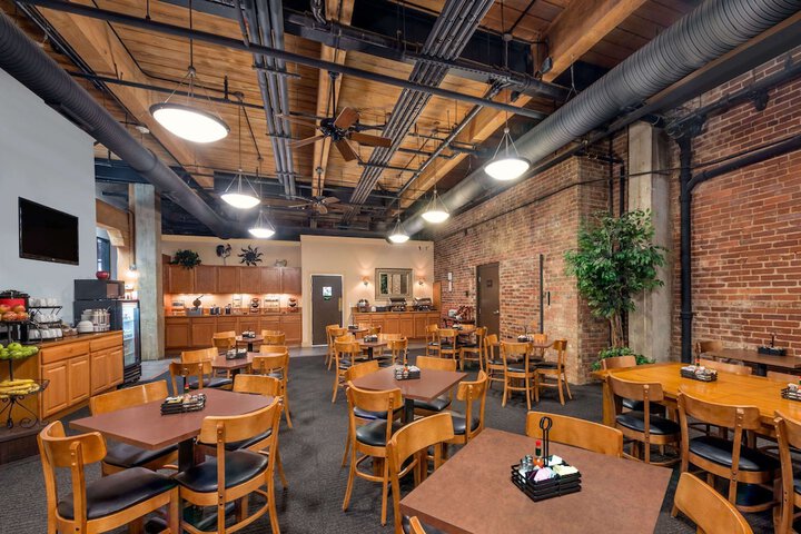 Hawthorn Extended Stay by Wyndham Rome