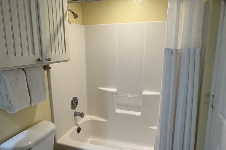 Room 42 of 118