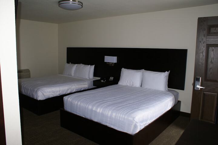 Room 13 of 37