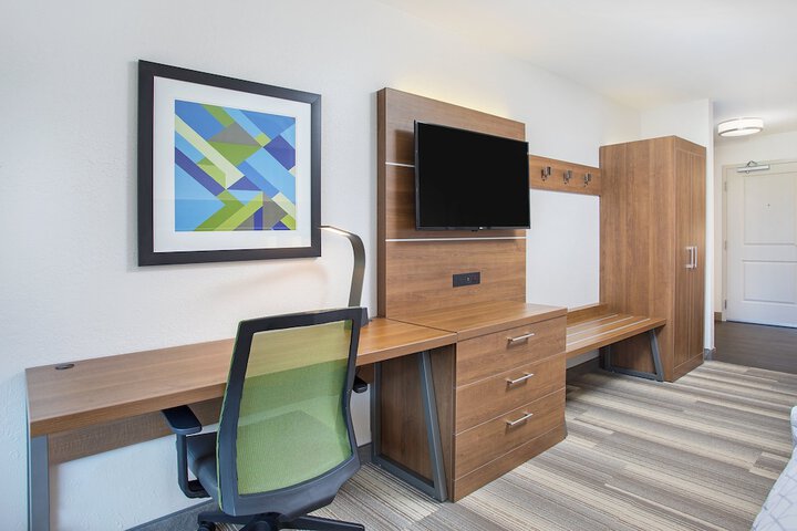 Room 16 of 37
