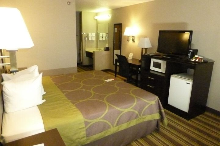Room 26 of 35