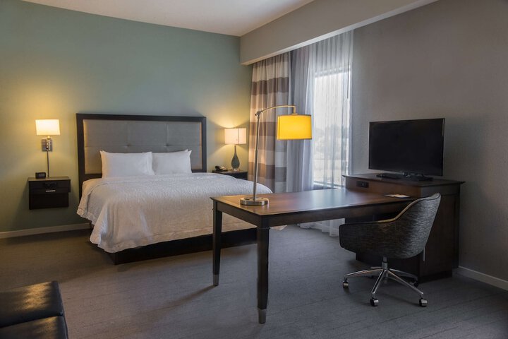 Room 33 of 64