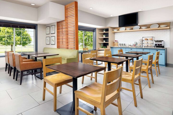 Country Inn & Suites by Radisson Big Flats (Elmira), NY