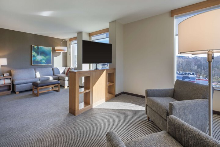 Room 22 of 35