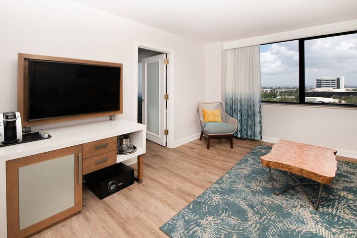 Room 18 of 116