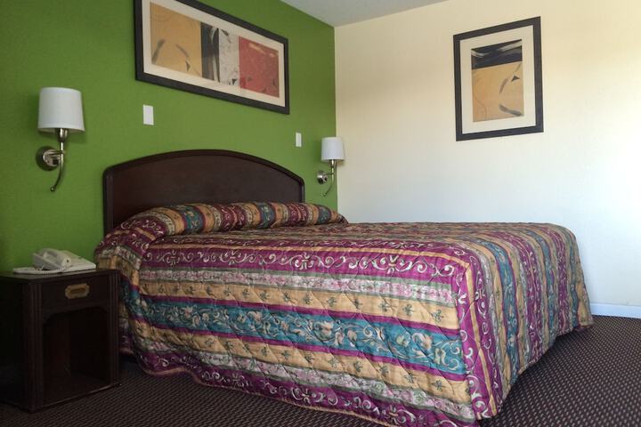 Room 7 of 28
