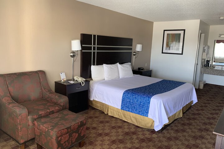 Room 18 of 26