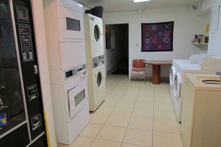 Room 32 of 47