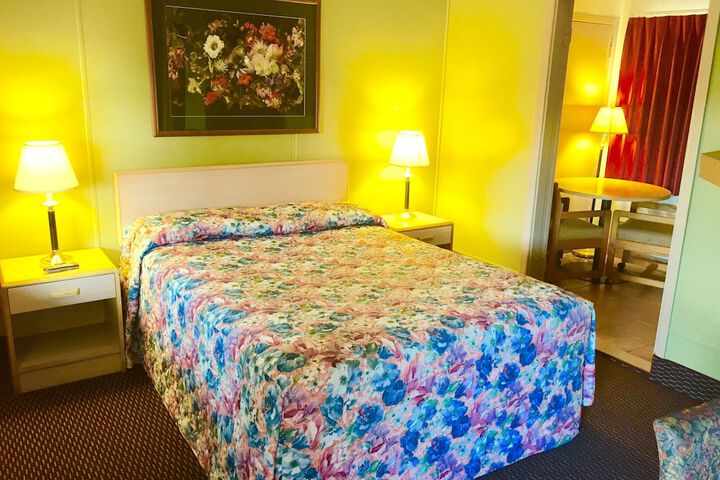 Room 17 of 25