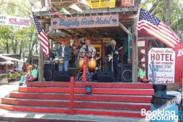 The Buffalo Girls Hotel