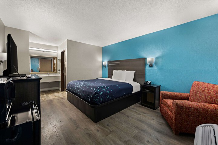 Room 16 of 24