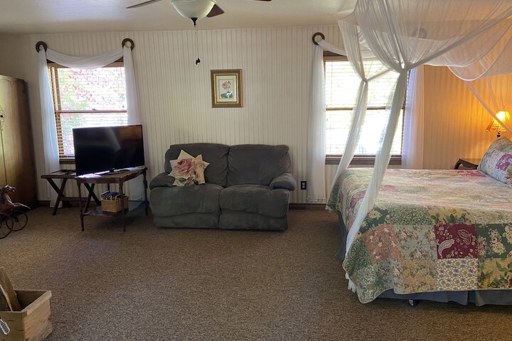 Room 37 of 40