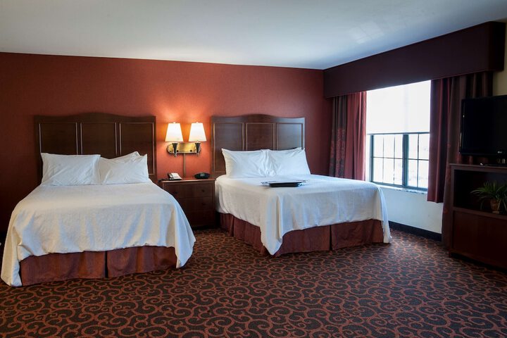 Hampton Inn & Suites Watertown