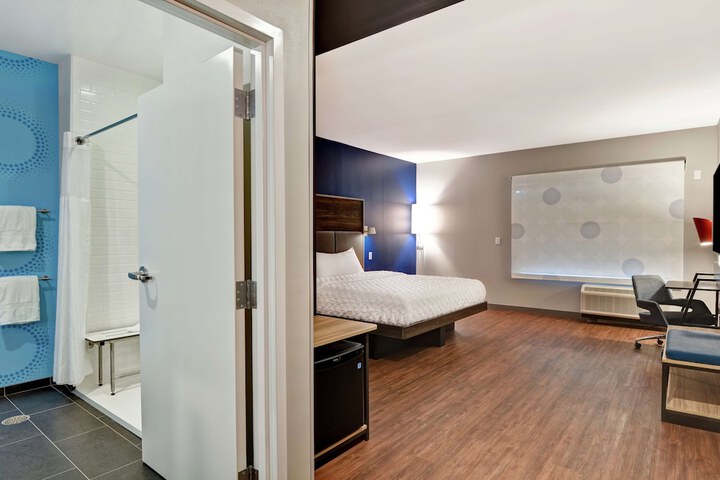 Room 22 of 35