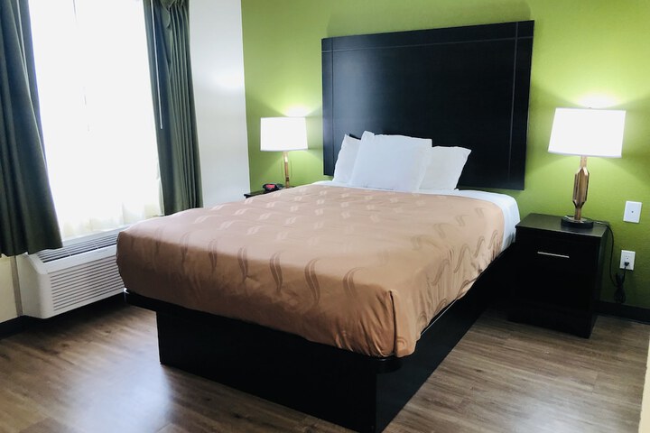 Quality Inn & Suites Lake Charles South