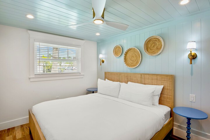 Tropical Breeze Resort