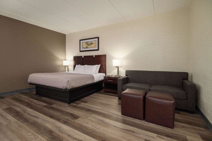Room 28 of 54