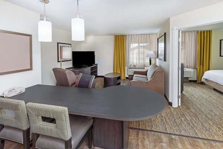 Room 15 of 32