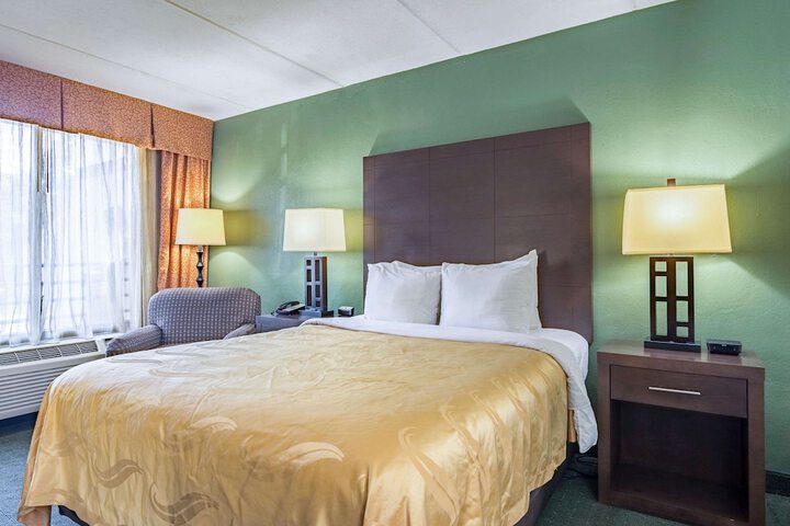 Room 15 of 32