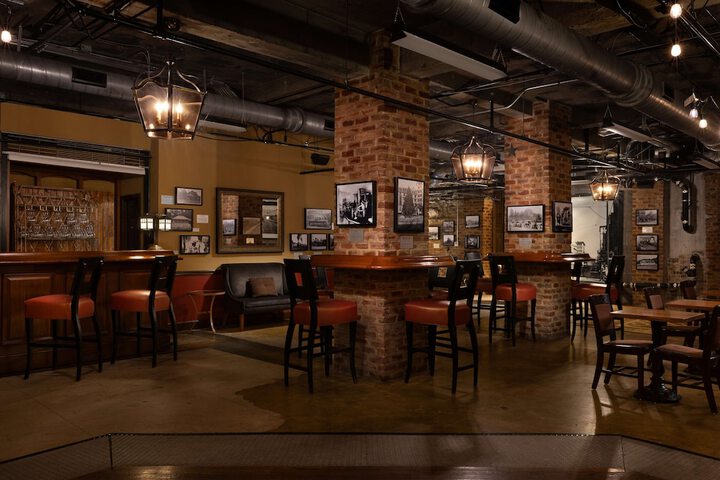 Hotel Roanoke & Conference Center Curio Collection by Hilton