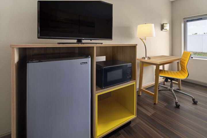 Room 18 of 26