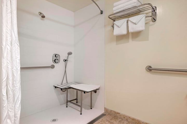 Room 18 of 46