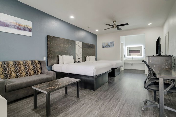 Room 21 of 52