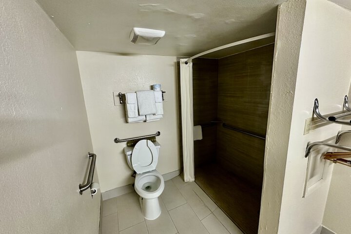 Super 8 by Wyndham Athens TX