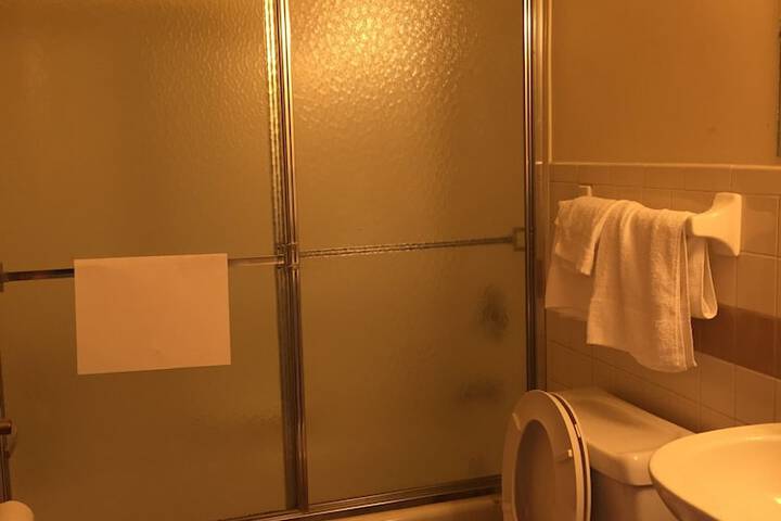 Room 12 of 19
