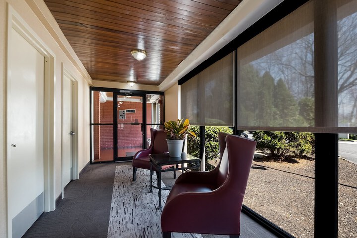 Sundeck 49 of 51
