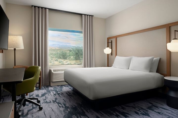 Room 10 of 27