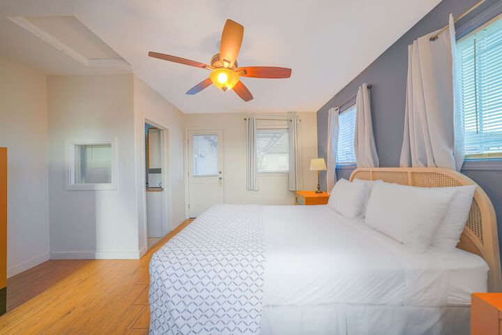 Room 42 of 60