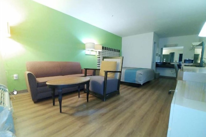 Room 9 of 9