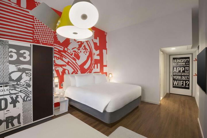 Room 14 of 36