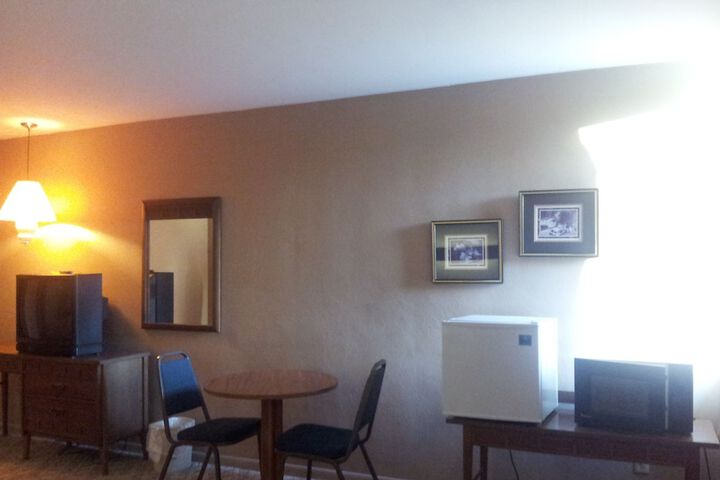 Room 8 of 17