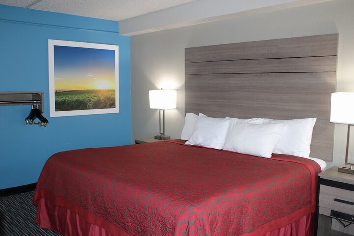 Room 19 of 40