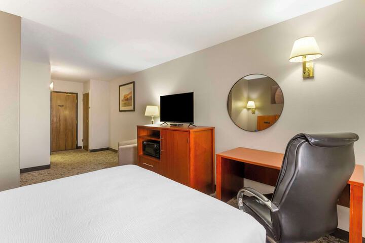 Room 27 of 34