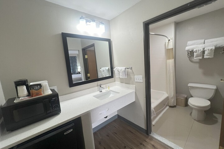 Room 22 of 28