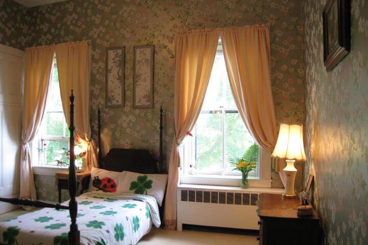 Allegheny Street Bed & Breakfast