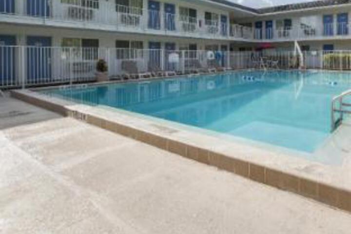 Pool 12 of 32