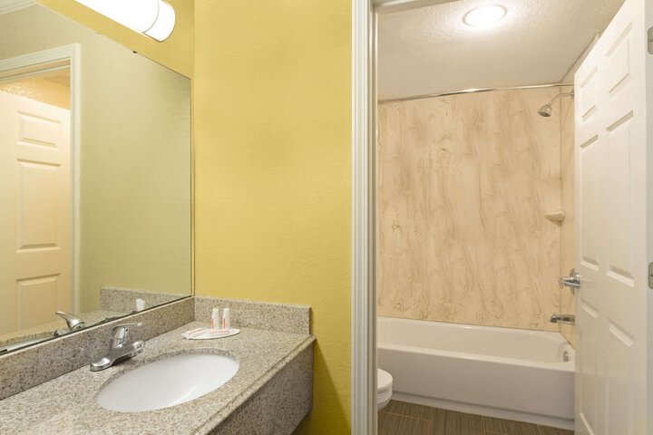 Room 14 of 21