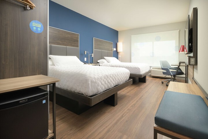 Room 14 of 27